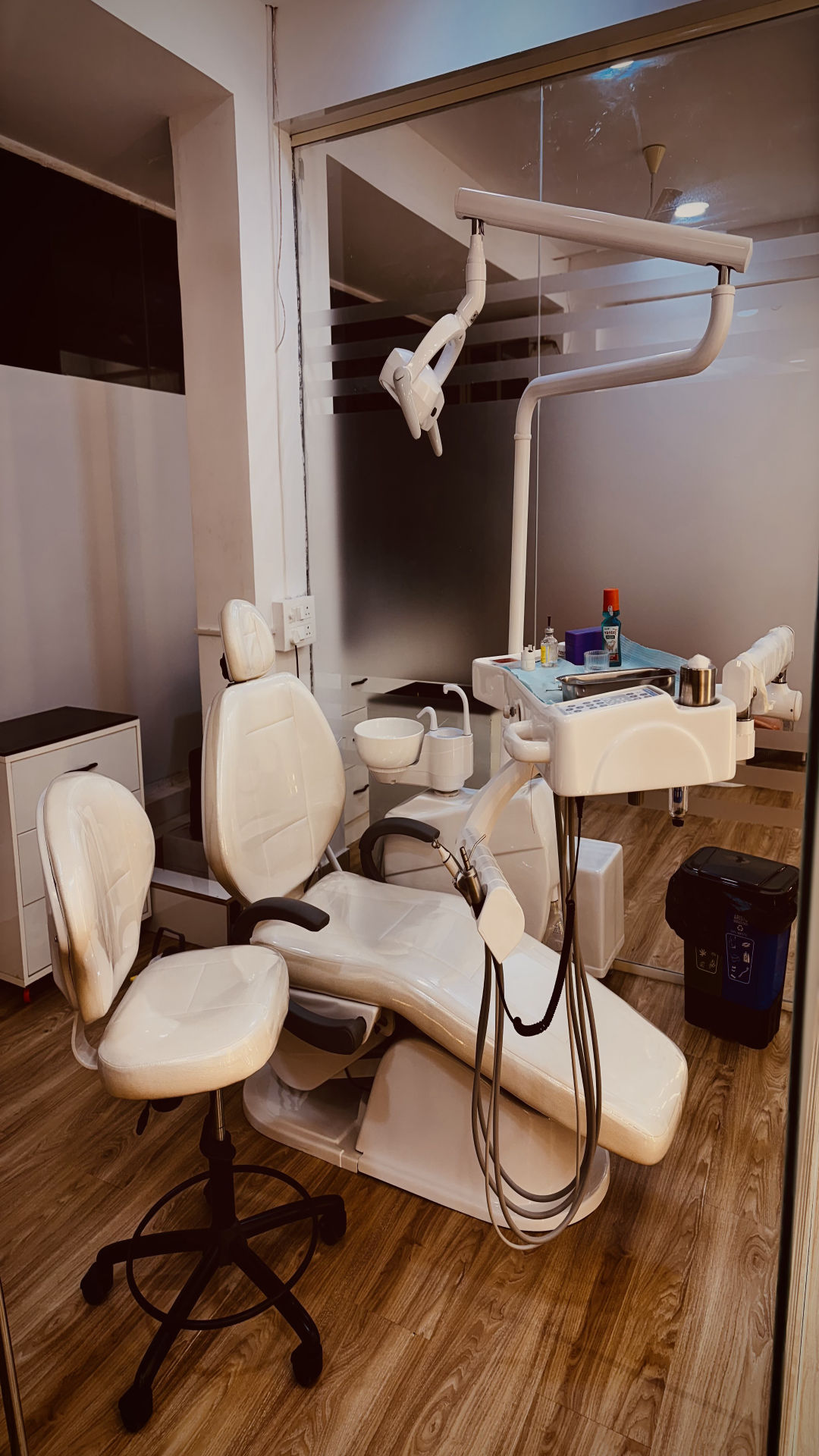 Reception / waiting area – Infinite Multispeciality Dent